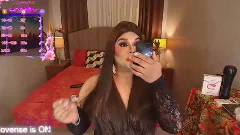 Snapshot of insatiablesexqueen chatting on November 7, 9:42 am tasha online show from November 7, 9:42 am