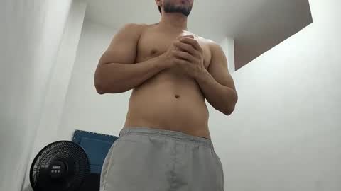 Snapshot of insistente chatting on November 29, 2:53 pm INSTAGRAM camilodlx online show from November 29, 2:53 pm