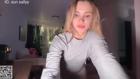 Snapshot of inspiration_in_frame chatting on December 13, 9:31 pm Sully and Kate online show from December 13, 9:31 pm