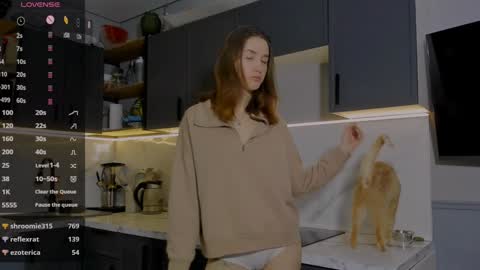 Snapshot of internetsexplorer chatting on December 14, 1:06 am Bernadette  Join  online show from December 14, 1:06 am