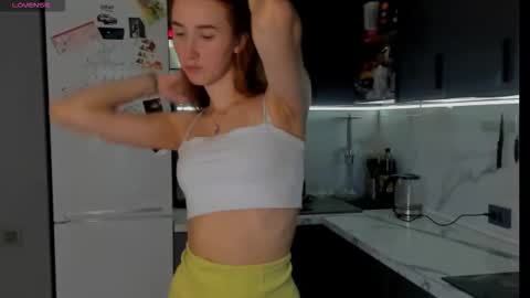 Snapshot of internetsexplorer chatting on October 28, 11:58 am Bernadette  Join  online show from October 28, 11:58 am