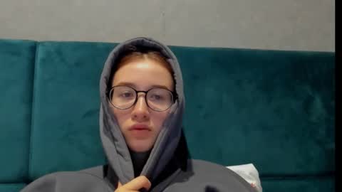 Snapshot of internetsexplorer chatting on November 25, 6:57 am Bernadette Join online show from November 25, 6:57 am