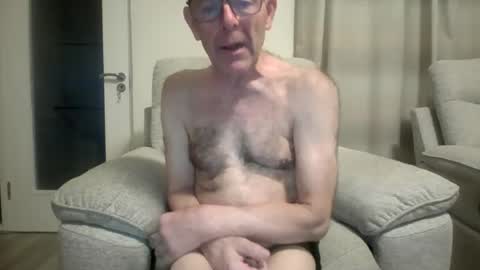 Snapshot of inthemood63 chatting on July 28, 8:52 pm inthemood63 online show from July 28, 8:52 pm