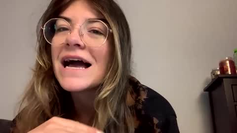 Snapshot of intothewoodswego chatting on October 6, 11:29 am IntoTheWoodsWeGo online show from October 6, 11:29 am