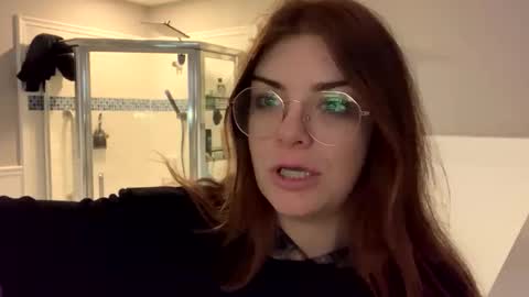 Snapshot of intothewoodswego chatting on October 27, 2:10 pm IntoTheWoodsWeGo online show from October 27, 2:10 pm