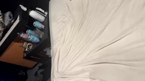 Snapshot of inyourbodyiam chatting on January 1, 6:05 am inyourbodyiam online show from January 1, 6:05 am