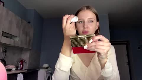 Dina online show from December 20, 12:45 pm