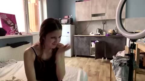 Dina online show from February 3, 9:47 am