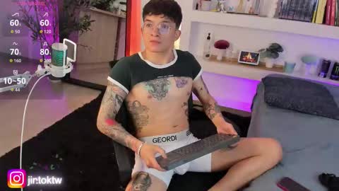 Snapshot of ireliaboy chatting on February 22, 3:07 am ireliaboy online show from February 22, 3:07 am