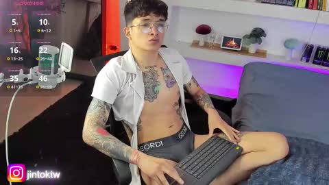 Snapshot of ireliaboy chatting on February 26, 3:05 am ireliaboy online show from February 26, 3:05 am