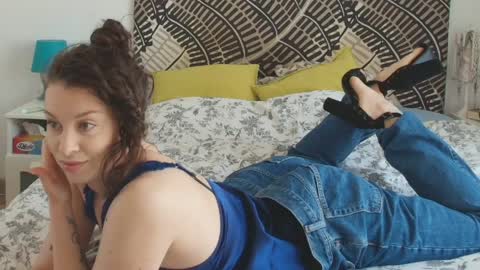 Irene online show from April 8, 7:30 am