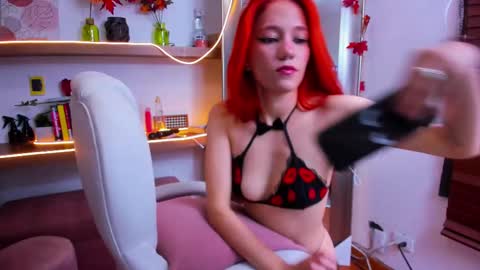 Snapshot of irina_beaux chatting on March 10, 7:50 pm online show from March 10, 7:50 pm