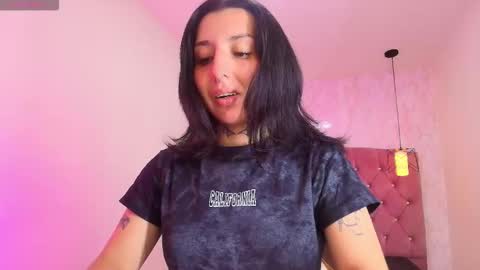 iris_77 online show from October 20, 6:52 pm