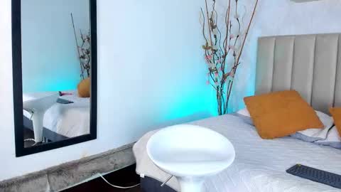 Queen Iris online show from November 28, 10:45 pm