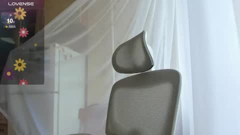 Snapshot of iris_crispy chatting on June 25, 3:06 am Iris online show from June 25, 3:06 am