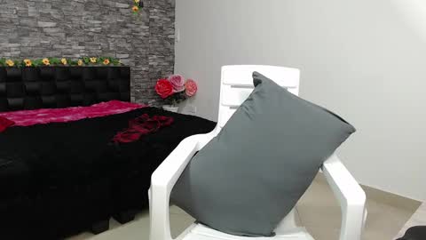 Snapshot of iris_joi chatting on February 15, 5:41 am Iirs online show from February 15, 5:41 am