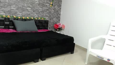 Snapshot of iris_joi chatting on March 3, 2:36 am Iirs online show from March 3, 2:36 am