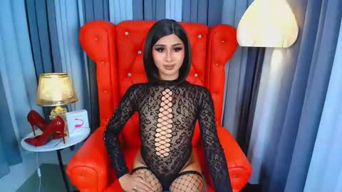 Snapshot of iris_lauren chatting on May 16, 1:02 am Iris online show from May 16, 1:02 am
