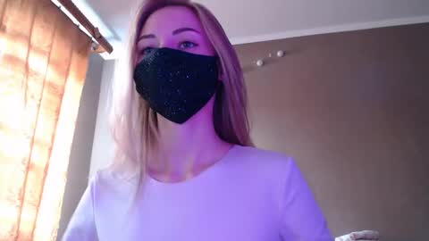 Lily online show from September 18, 10:28 am