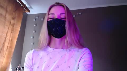 Lily online show from September 30, 2:33 pm