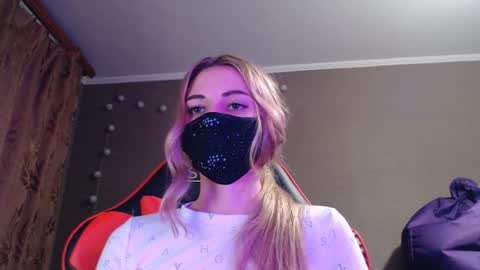 Lily online show from October 23, 3:44 pm