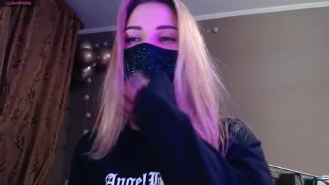 Lily online show from November 14, 7:12 pm