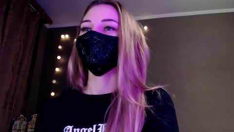 Lily online show from January 12, 2:55 pm