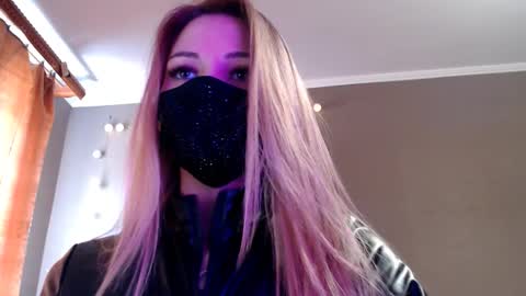 Lily online show from March 13, 2:01 pm