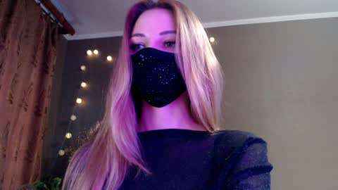 Lily online show from March 31, 3:56 pm