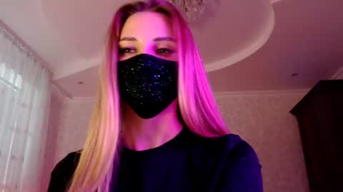 Snapshot of iris_lave chatting on June 16, 5:59 pm Lily online show from June 16, 5:59 pm