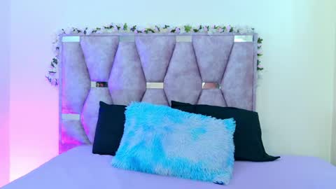 Iris online show from March 30, 5:25 pm