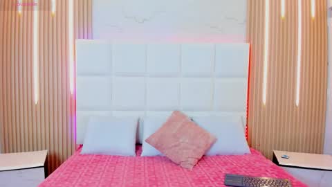 Iris online show from October 28, 4:27 am