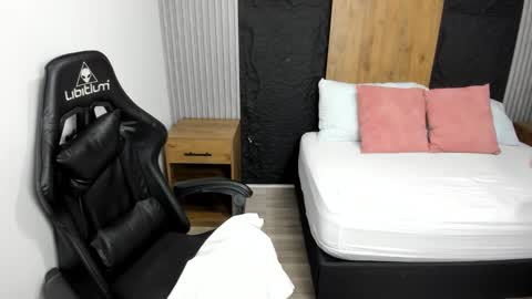 Iris online show from February 19, 12:12 pm