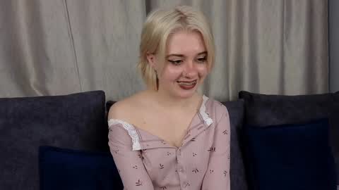 Iris Day Maya night online show from December 4, 5:22 pm