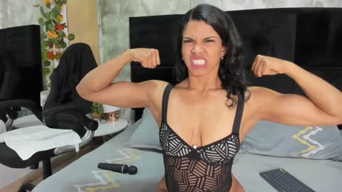 Snapshot of irisfit chatting on January 19, 1:53 am Iris Fit online show from January 19, 1:53 am