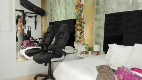 Snapshot of irisfit chatting on January 28, 2:21 am Iris Fit online show from January 28, 2:21 am