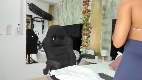 Snapshot of irisfit chatting on February 2, 2:17 am Iris Fit online show from February 2, 2:17 am