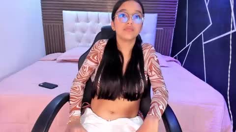 Iris Fyre  online show from April 16, 12:50 pm