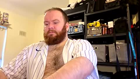 Snapshot of irishdaddy24 chatting on December 21, 2:24 pm twitter theirishman205 online show from December 21, 2:24 pm