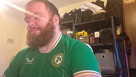 Snapshot of irishdaddy24 chatting on December 22, 12:57 pm twitter theirishman205 online show from December 22, 12:57 pm