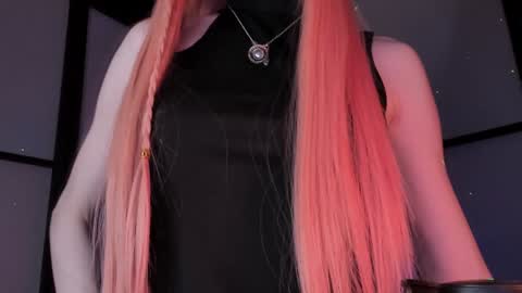 Snapshot of irisice chatting on December 6, 2:17 pm Miss Iris Fansly Miss Iris new inst. online show from December 6, 2:17 pm