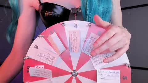 Snapshot of irisice chatting on December 15, 7:31 pm Miss Iris Fansly Miss Iris new inst. online show from December 15, 7:31 pm