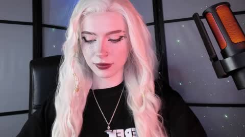 Snapshot of irisice chatting on January 25, 5:40 pm Miss Iris Fansly Miss Iris new inst. online show from January 25, 5:40 pm