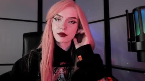 Snapshot of irisice chatting on February 21, 12:17 pm Miss Iris Fansly Miss Iris new inst. online show from February 21, 12:17 pm