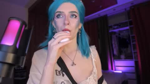 Snapshot of irisice chatting on October 30, 4:41 pm Miss Iris Fansly Miss Iris new inst. online show from October 30, 4:41 pm