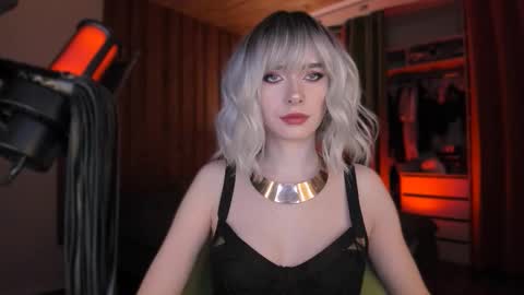 Snapshot of irisice chatting on December 21, 6:48 pm Miss Iris Fansly Miss Iris new inst. online show from December 21, 6:48 pm