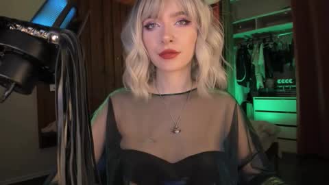 Snapshot of irisice chatting on January 5, 9:07 pm Miss Iris Fansly Miss Iris new inst. online show from January 5, 9:07 pm