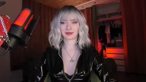 Snapshot of irisice chatting on January 10, 10:58 pm Miss Iris Fansly Miss Iris new inst. online show from January 10, 10:58 pm