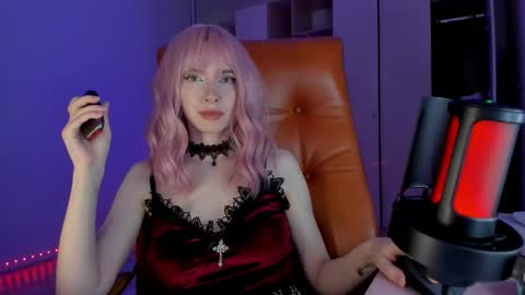 Snapshot of irisice chatting on May 3, 3:51 pm Miss Iris Fansly Miss Iris new inst. online show from May 3, 3:51 pm