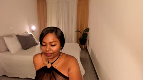 Snapshot of irismoon777 chatting on November 9, 8:01 am Rose online show from November 9, 8:01 am